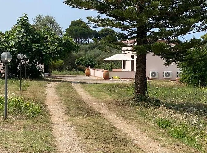 Miquel Fort - Casina Di Campagna